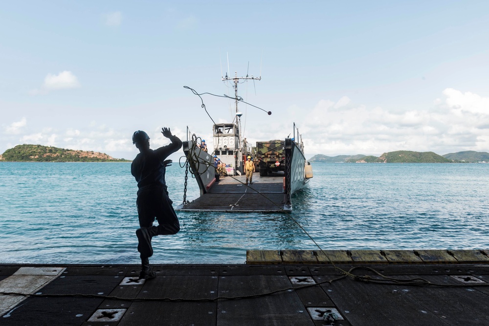 USS Green Bay conducts stern gate marriage with LCU 1666 following Cobra Gold 2017