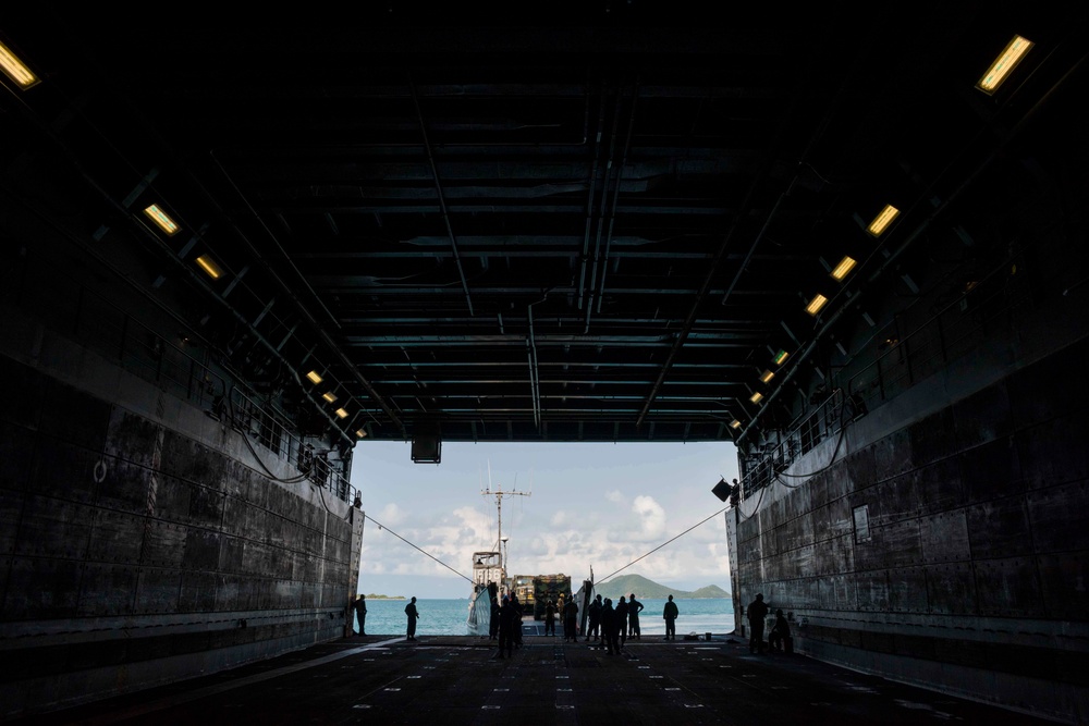 USS Green Bay conducts a stern gate marriage with LCU 1666 following Exercise Cobra Gold 2017