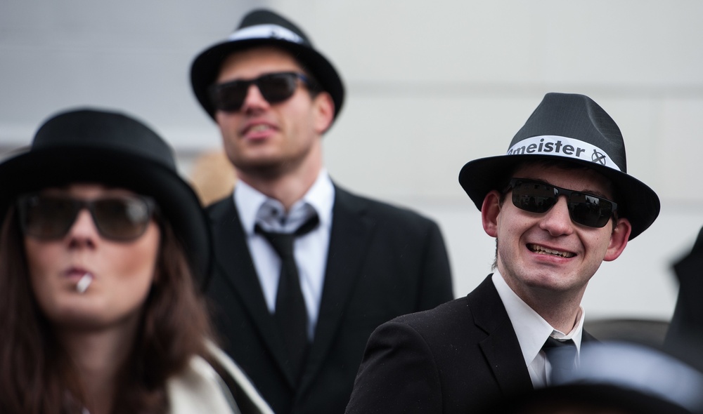 Karneval auf Ramstein: Germans, Americans celebrate fasching