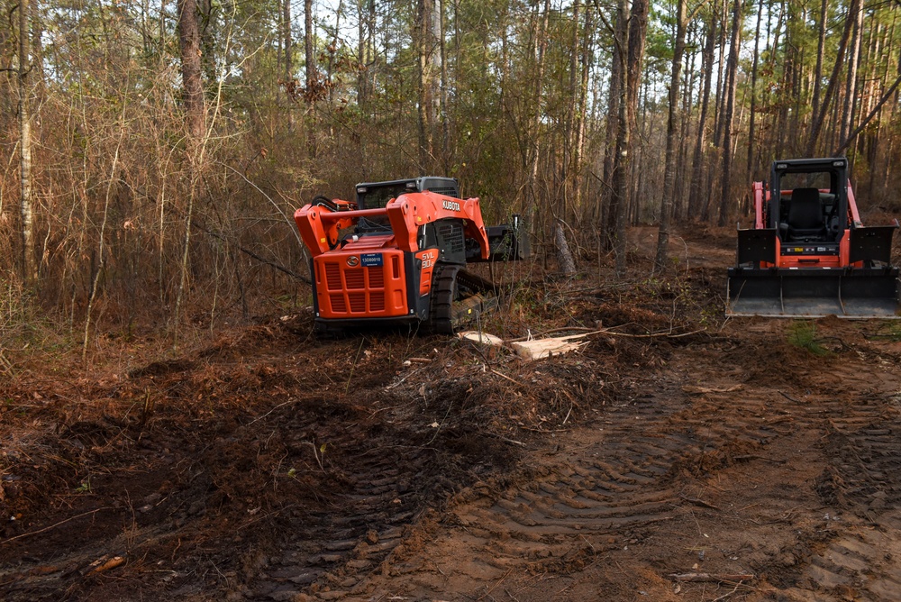 DVIDS Images 116th Civil Engineers assist in trail clearing in a