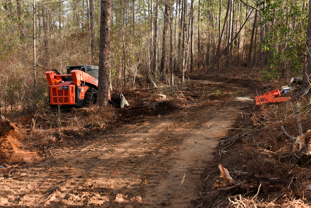 DVIDS Images 116th Civil Engineers assist in trail clearing in a