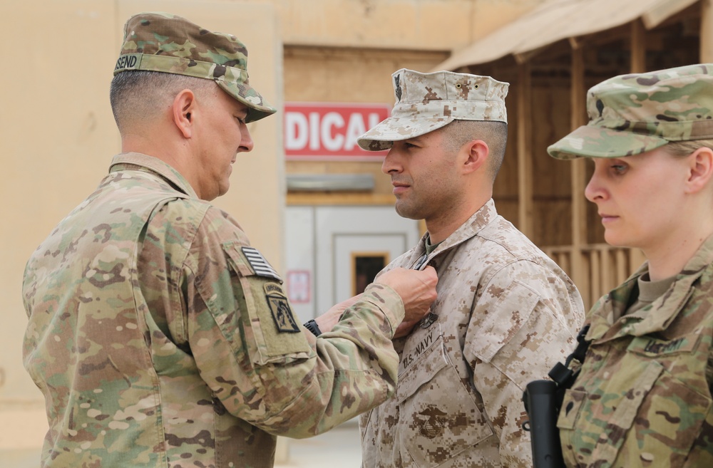 Lt. Gen. Townsend awards U.S. service members at Al Asad