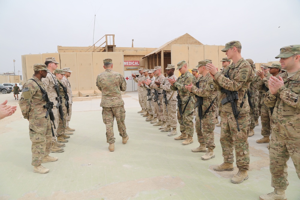 Lt. Gen. Townsend awards U.S. service members at Al Asad