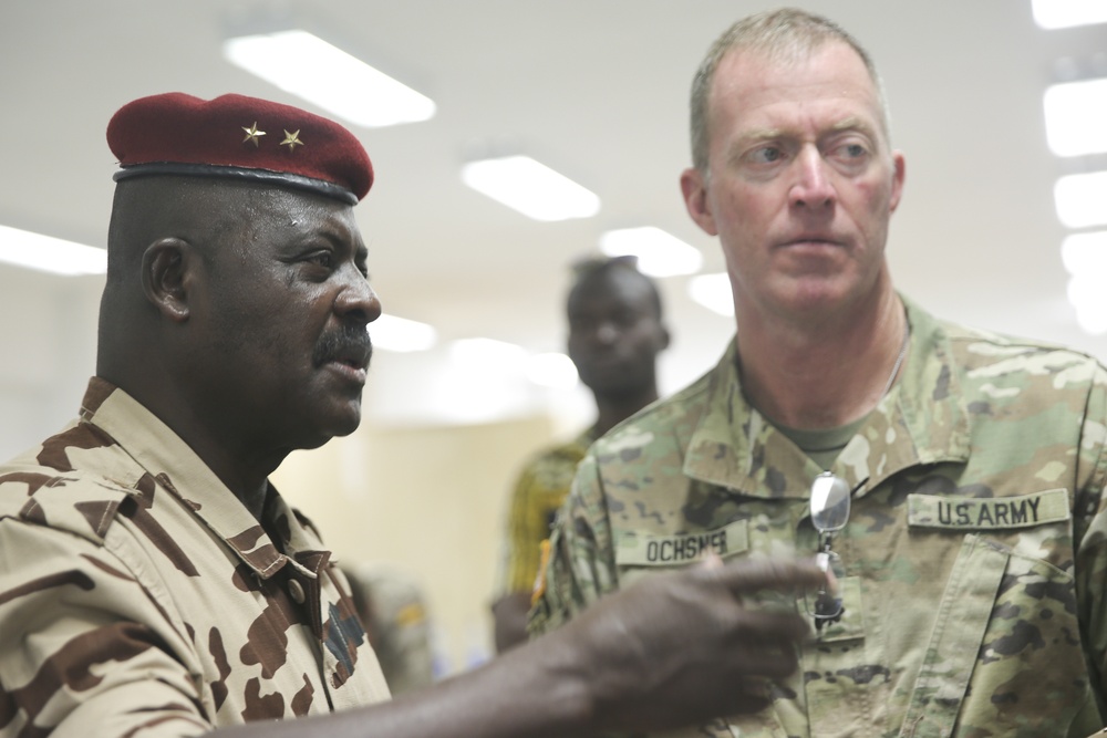 Chadian exercise director visits Flintlock 2017 personnel