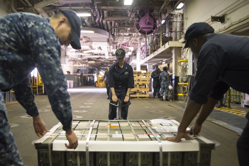 USS Bonhomme Richard (LHD 6) Conducts Marine Onload