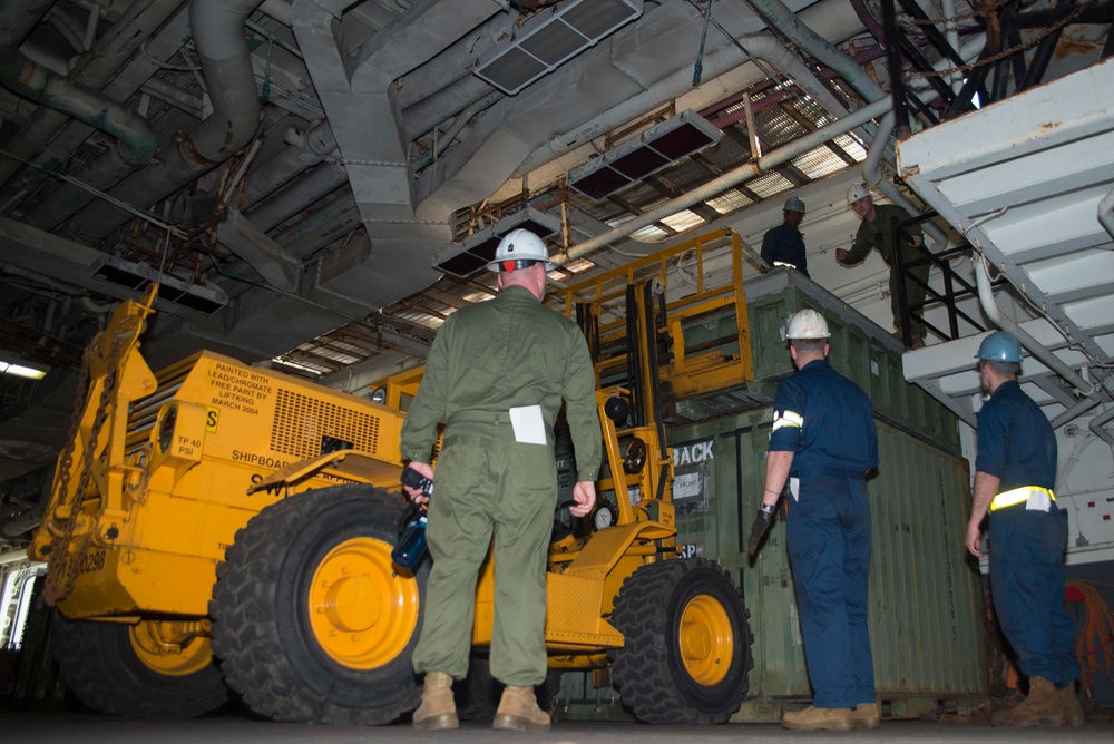 USS Bonhomme Richard (LHD 6) Conducts Marine Onload