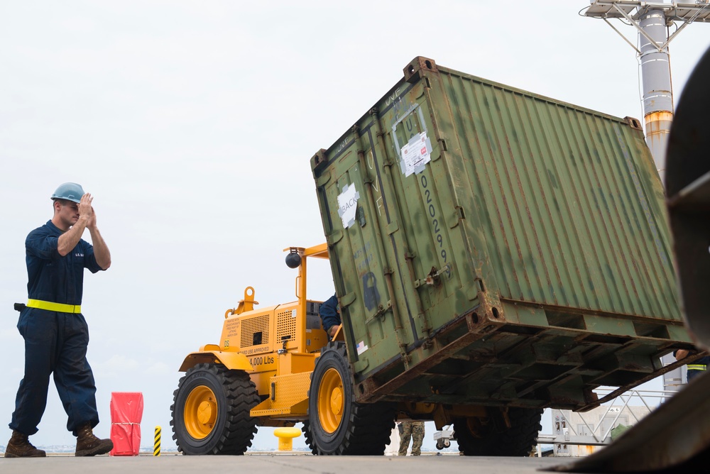 USS Bonhomme Richard (LHD 6) Conducts Marine Onload