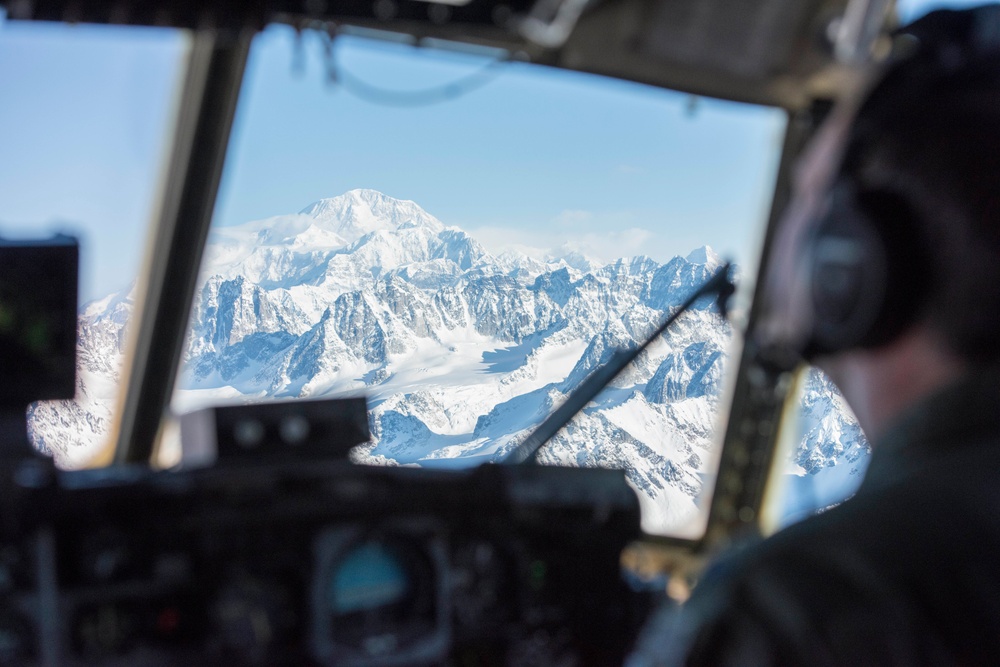 Alaska Air Guardsmen bid farewell to last C-130 Hercules aircraft