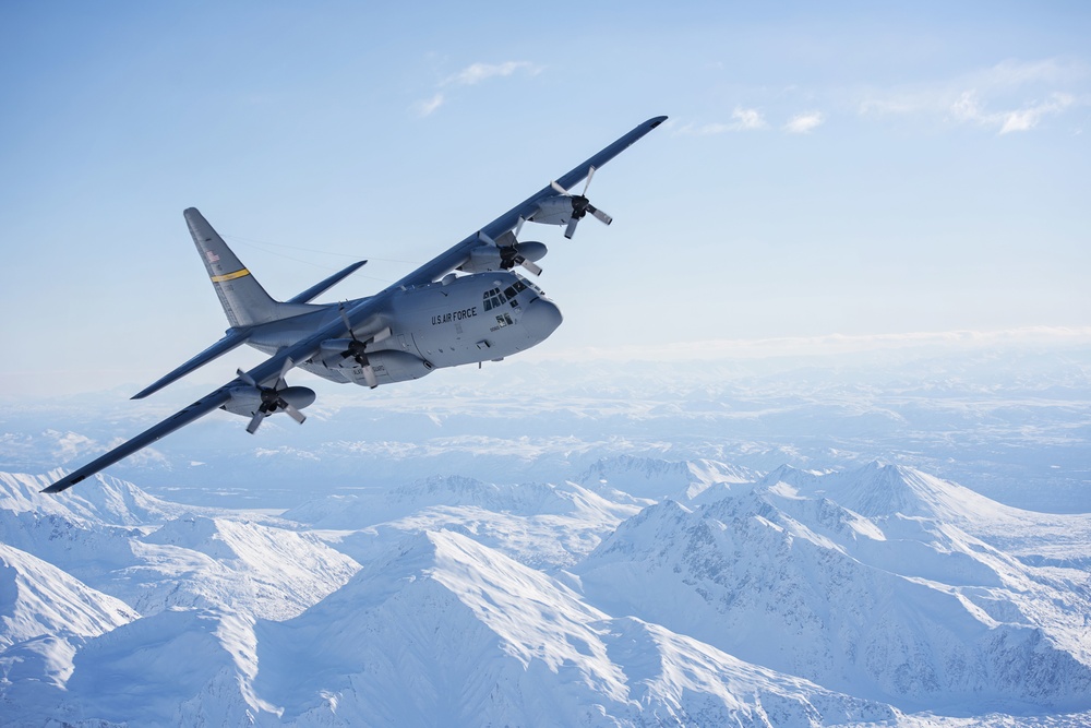 Alaska Air Guardsmen bid farewell to last C-130 Hercules aircraft