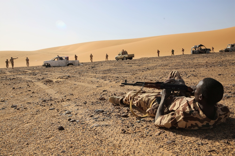 Simulated assault training during Flintlock 2017 in Chad