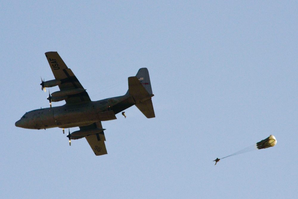 Static line jump and airdrop during Flintlock 2017 in Chad