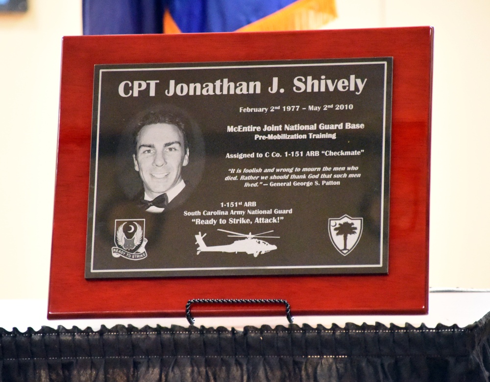 1-151st Attack Reconnaissance Battalion honors fallen Soldiers with plaque dedication