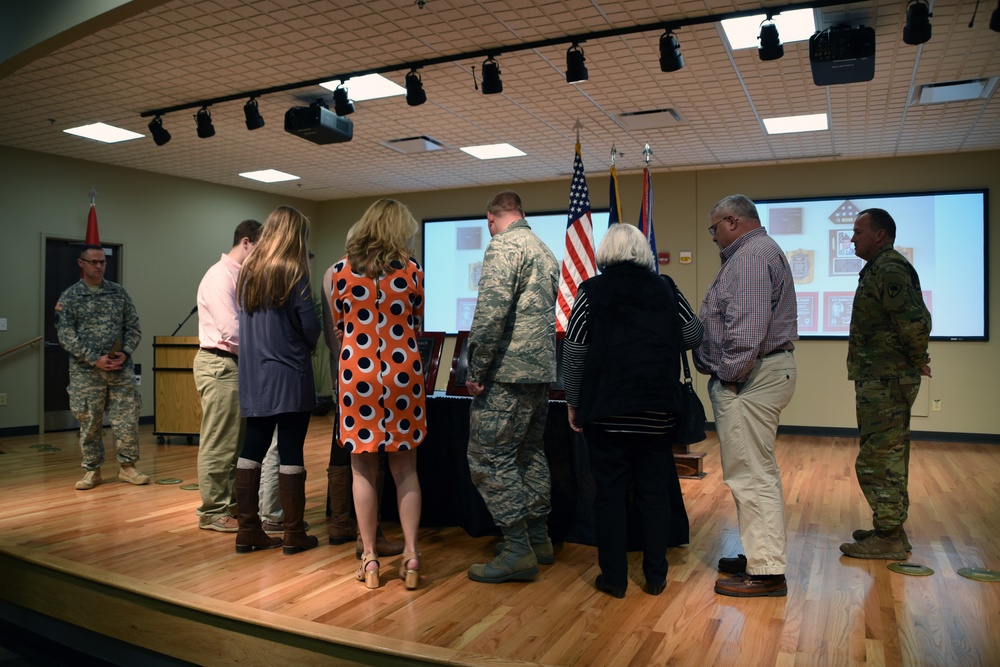 1-151st Attack Reconnaissance Battalion honors fallen Soldiers with plaque dedication