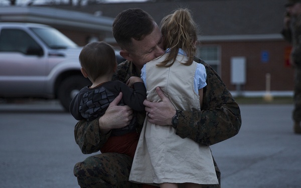 Marines, Sailors say goodbye before 24 MEU deployment