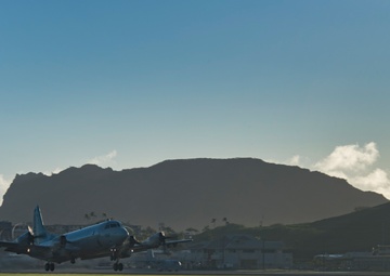 Last Golden Eagle of VP-9 flies off Marine Corps Base Hawaii
