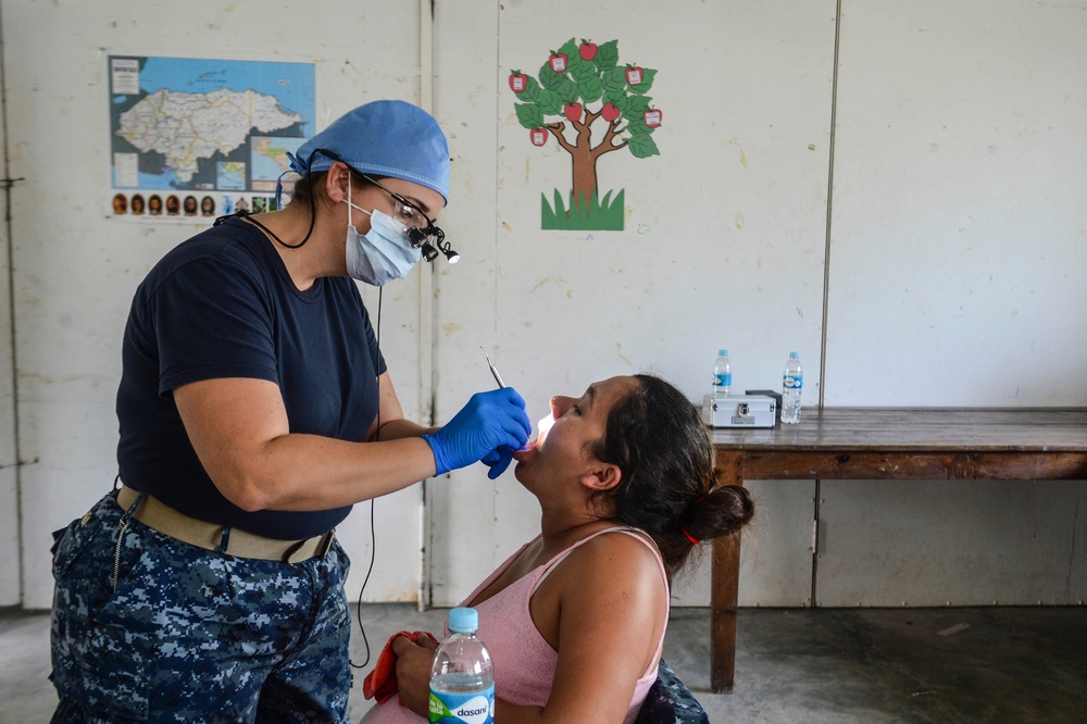 Chief Hospital Corpsman Meagen Fahey Performs A Cleaning on A Host Nation Patient During Continuing Promise 2017