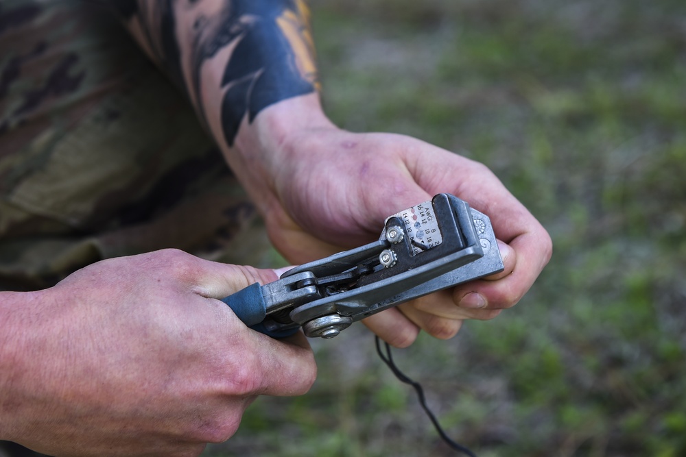EOD Air Commandos conduct tool training