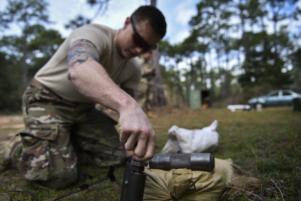 EOD Air Commandos conduct tool training