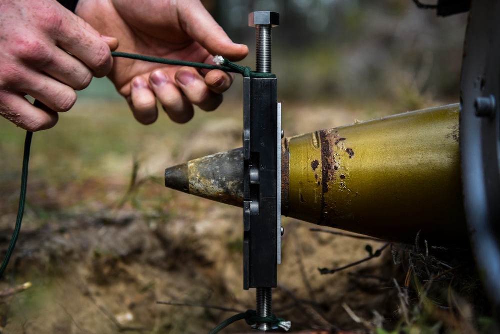 EOD Air Commandos conduct tool training