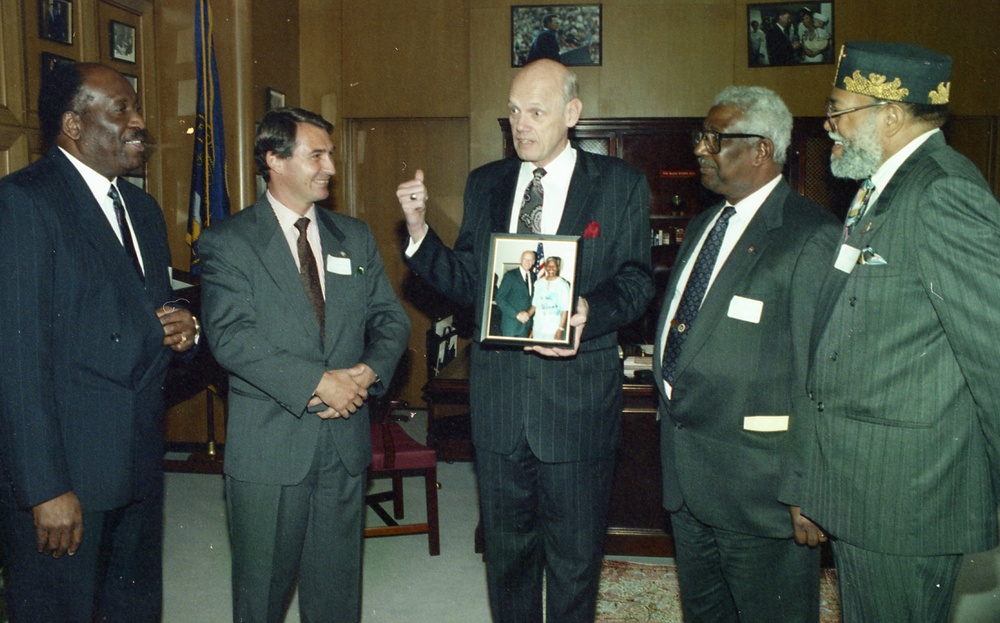 Roskens - United Black Fund Presents 1st Mandela Gold Coin To Head USAID