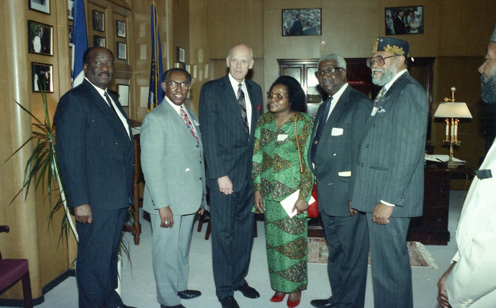 Roskens - United Black Fund Presents 1st Mandela Gold Coin To Head USAID