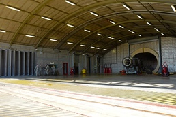 Airmen test engine at max afterburner power