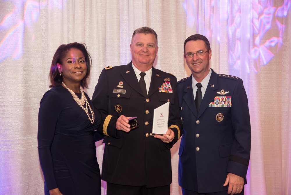 La. Guard’s adjutant general receives Leadership Award from National Guard Youth Foundation