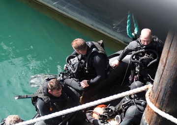 Coast Guard, federal, state, and local agencies conduct port partner exercise in Port of LA-LB