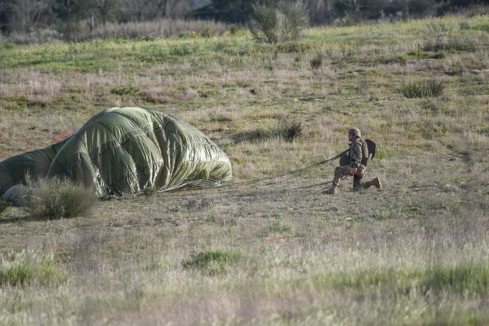 Jumping into Portugal; Portuguese and 173rd Airborne Brigade in joint airborne operation