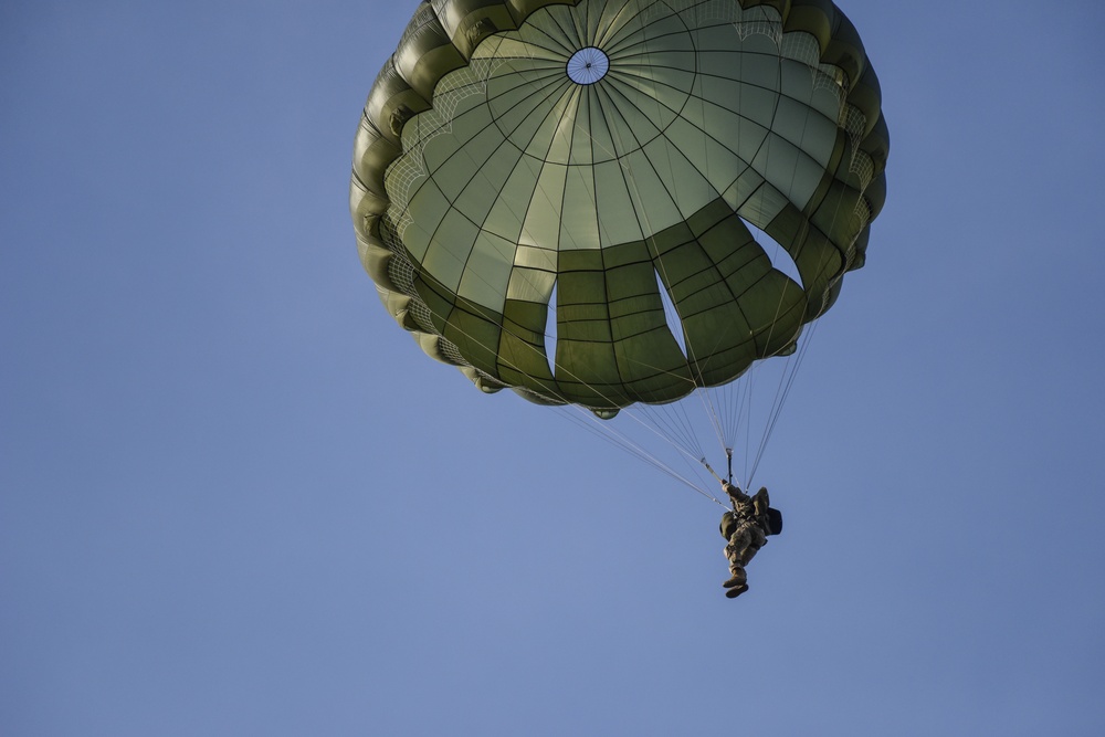 Jumping into Portugal; Portuguese and 173rd Airborne Brigade in joint airborne operation