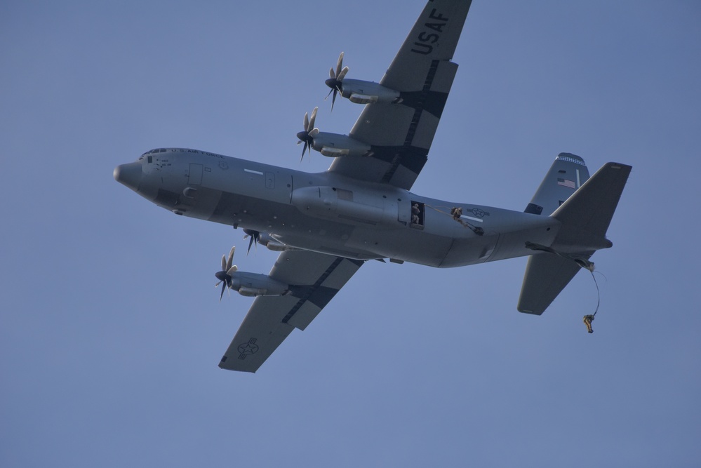 Jumping into Portugal; Portuguese and 173rd Airborne Brigade in joint airborne operation