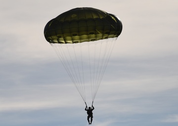 Jumping into Portugal; Portuguese and 173rd Airborne Brigade in joint airborne operation