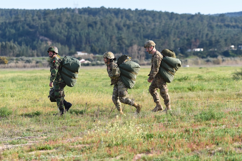 Jumping into Portugal; Portuguese and 173rd Airborne Brigade in joint airborne operation