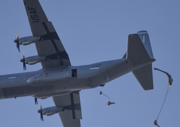 Jumping into Portugal; Portuguese and 173rd Airborne Brigade in joint airborne operation