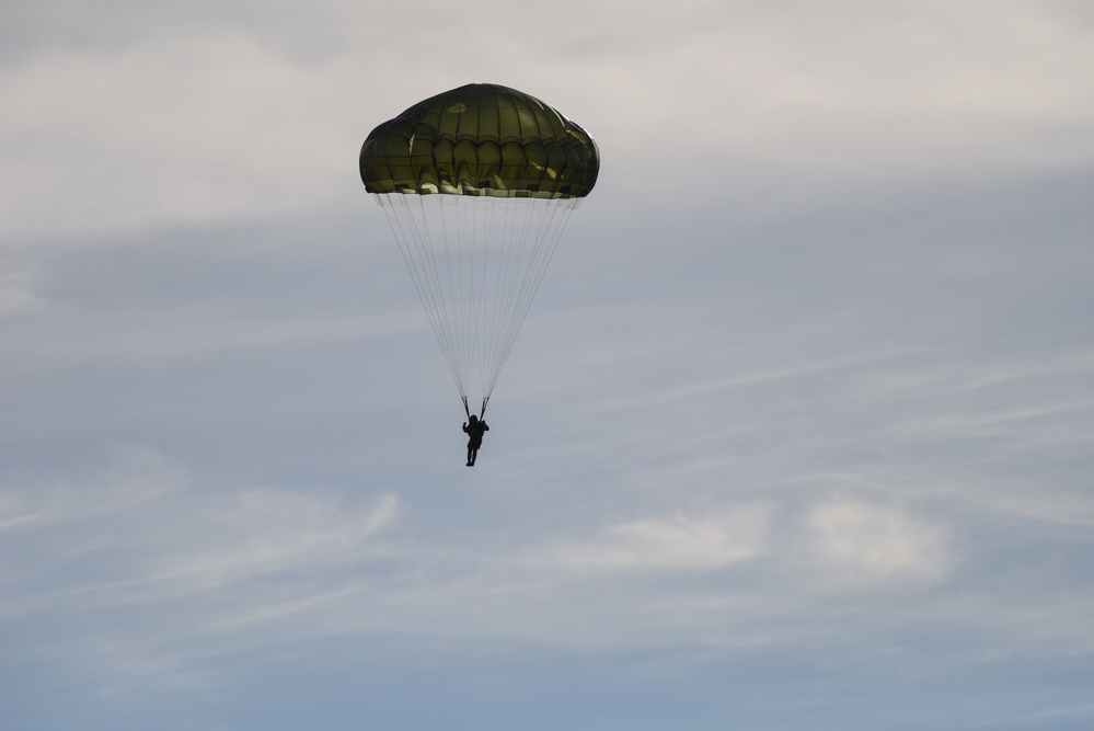 Jumping into Portugal; Portuguese and 173rd Airborne Brigade in joint airborne operation