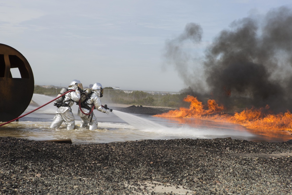 Miramar ARFF trains to stand the heat