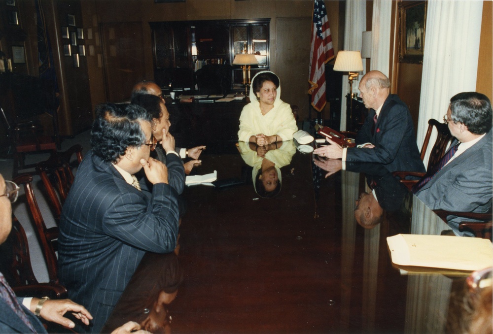 Roskens - w/ President of Bangladesh