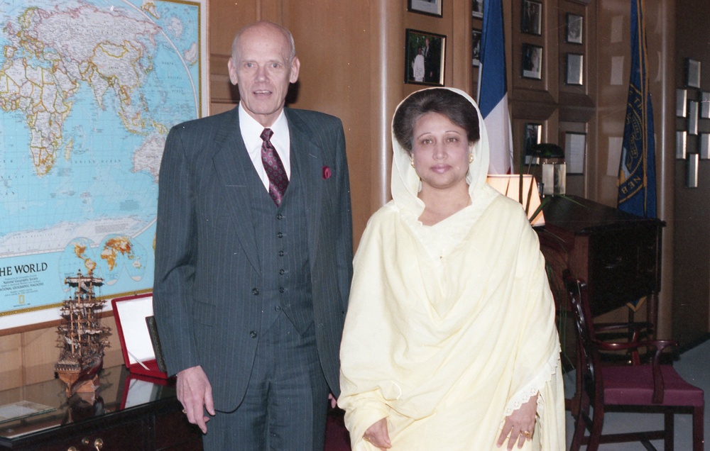 Roskens - w/ President of Bangladesh