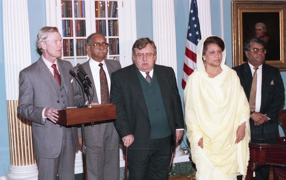 Roskens - w/ President of Bangladesh