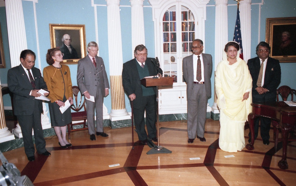 Roskens - w/ President of Bangladesh
