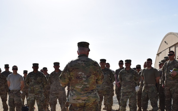 Senior leaders visit Kentucky Soldiers overseas