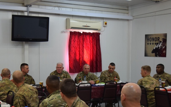 Senior leaders visit Kentucky Soldiers overseas