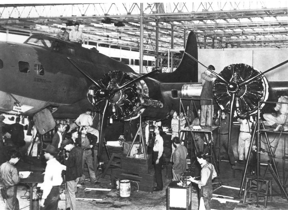 B-17 undergoes heavy maintenance in Oklahoma City in 1942.