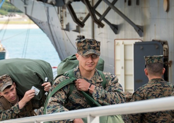 31st MEU personnel onload, USS Bonhomme Richard