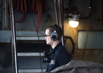 USS Carter Hall conducts replenishment at sea