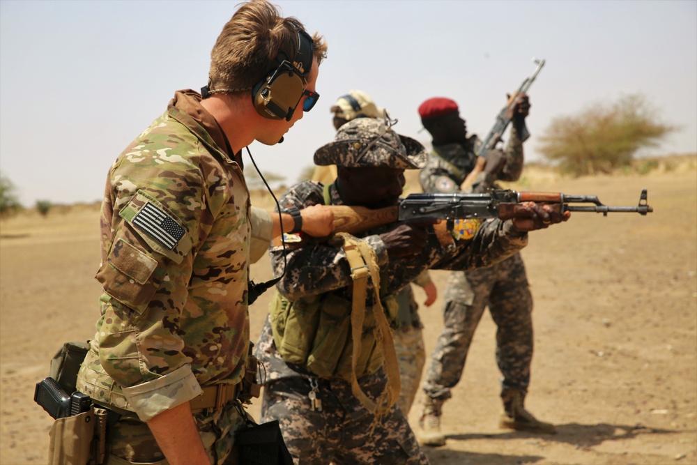 Marksmanship training in Chad during Flintlock 2017
