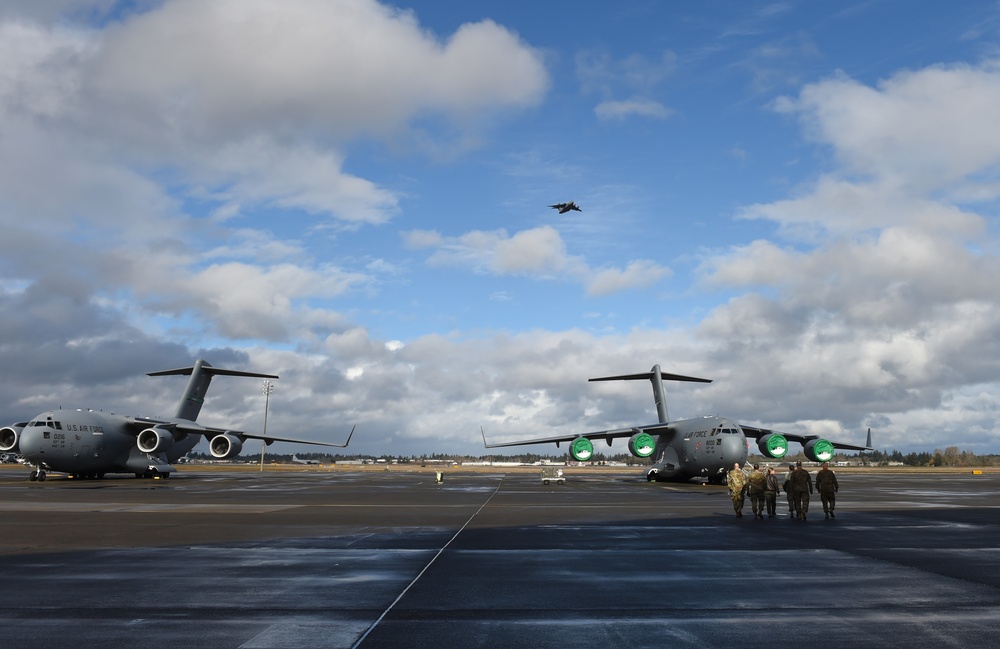 62nd Airlift Wing hosts JBLM leadership