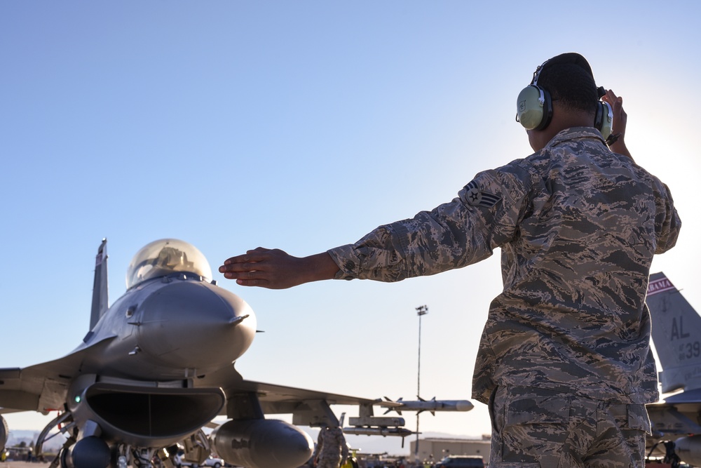 187th Fighter Wing maintainers during Red Flag 17-2