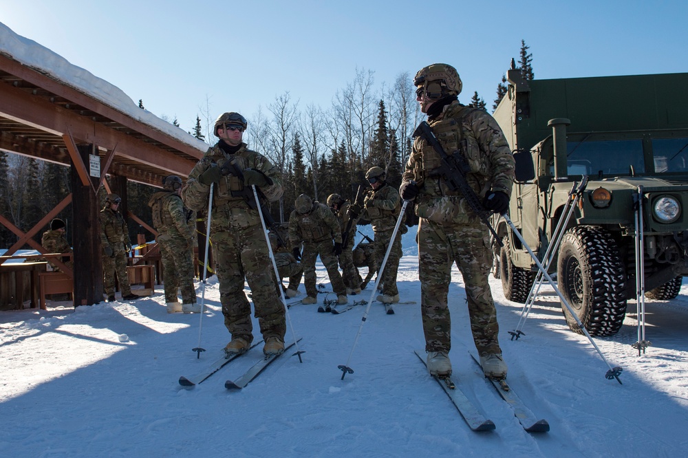 3rd Air Support Operations Squadron conduct Arctic live-fire training