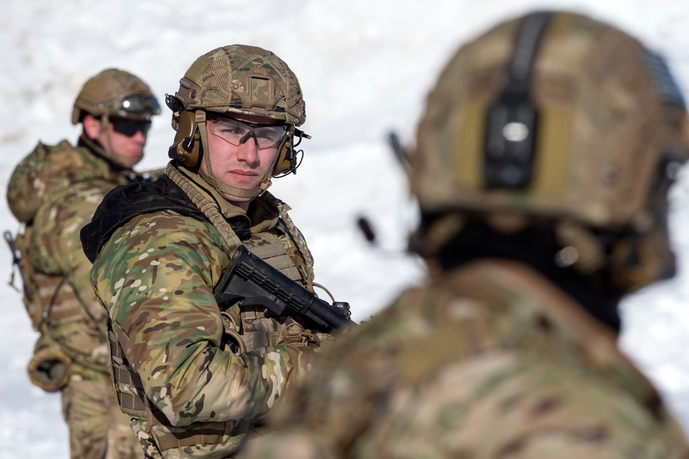 3rd Air Support Operations Squadron conduct Arctic live-fire training